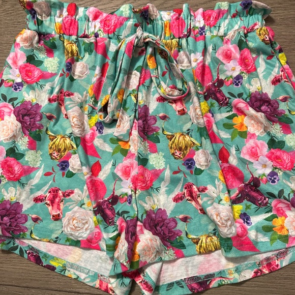 Crazy Train XL floral shorts - Picture 2 of 4